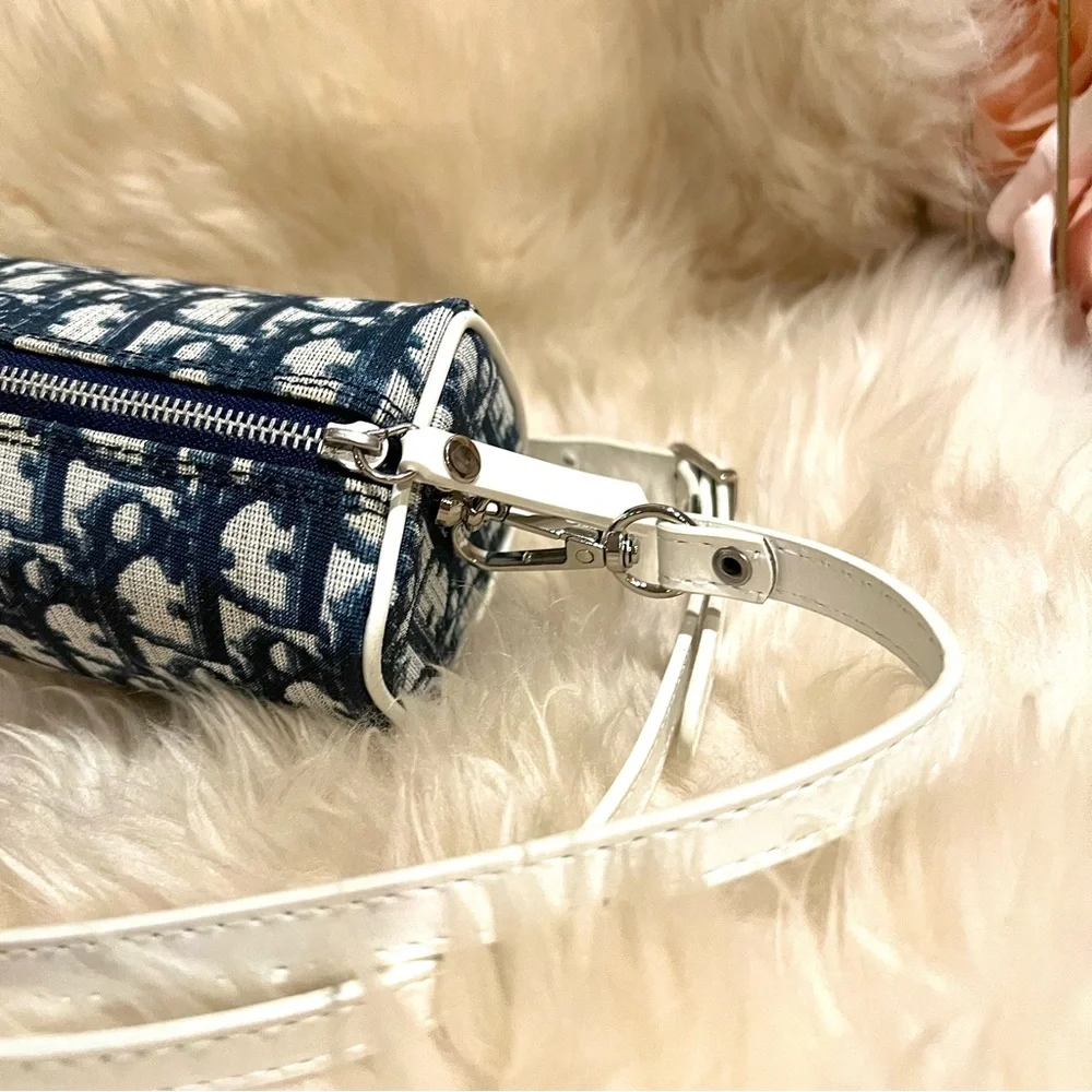 Christian Dior Crossbody Bag Monogram Cosmetic Pouch with Crossbody chain - Picture 9 of 14